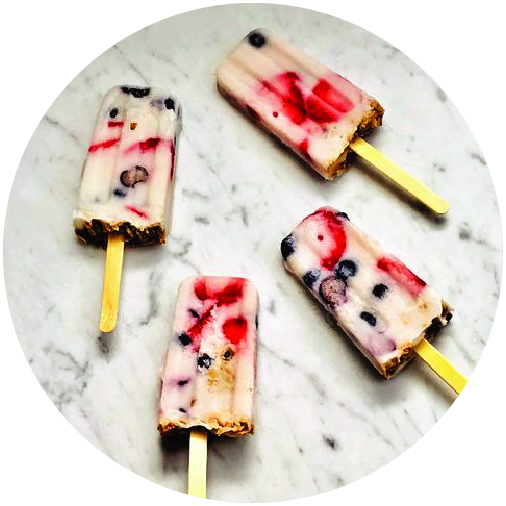 RADIANT RED, WHITE AND BLUEBERRY BREAKFAST POPSICLES